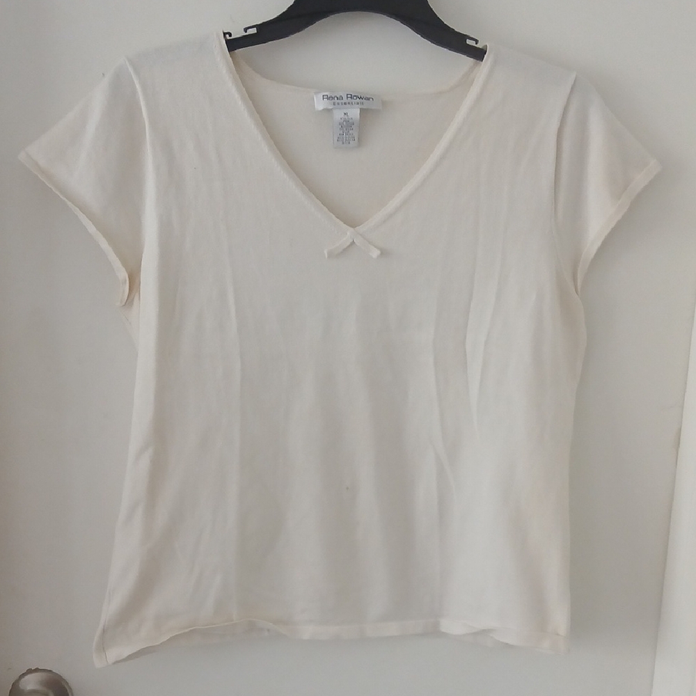 Rena Rowan Cream Ribbed Fitted Tee